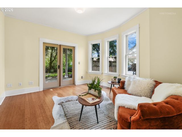 2304 17TH Ave, Forest Grove, OR 97116