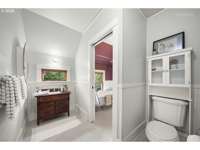 2304 17TH Ave, Forest Grove, OR 97116