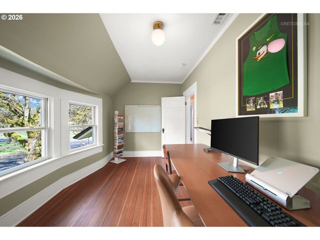 2304 17TH Ave, Forest Grove, OR 97116