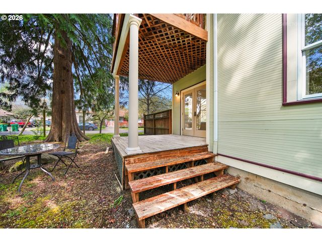 2304 17TH Ave, Forest Grove, OR 97116