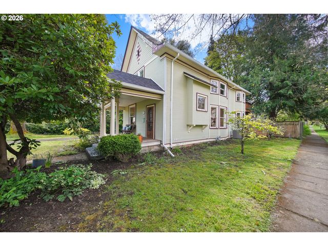 2304 17TH Ave, Forest Grove, OR 97116