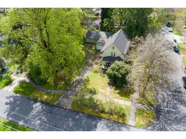 2304 17TH Ave, Forest Grove, OR 97116