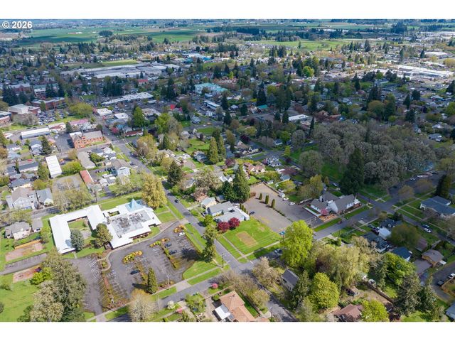 2304 17TH Ave, Forest Grove, OR 97116