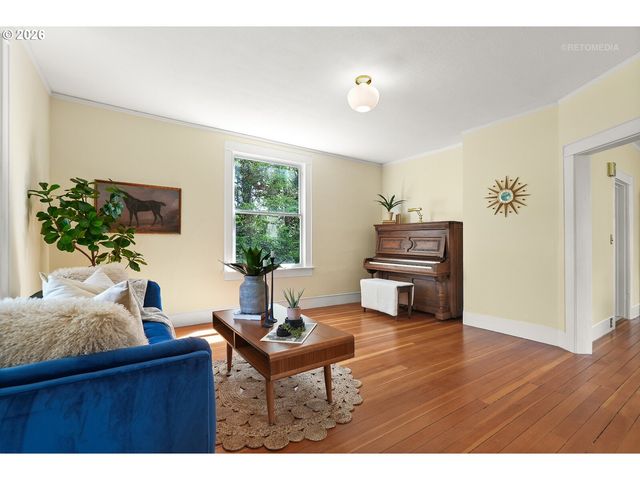 2304 17TH Ave, Forest Grove, OR 97116