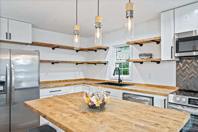 37 River Ln, Crossville, TN 38555