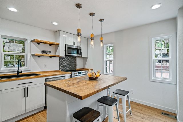 37 River Ln, Crossville, TN 38555