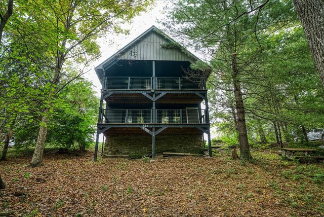 37 River Ln, Crossville, TN 38555