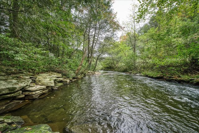 37 River Ln, Crossville, TN 38555