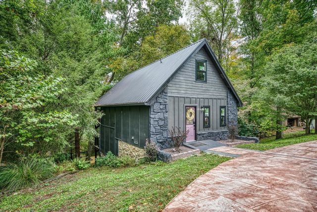 37 River Ln, Crossville, TN 38555