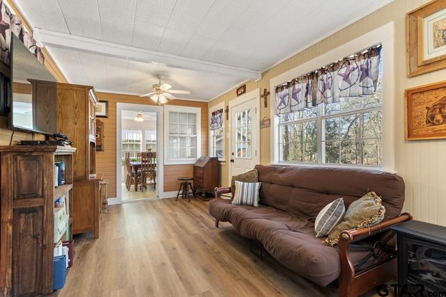 435 Wildwood Trl, Holly Lake Ranch, TX 75765