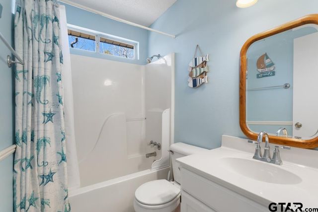 435 Wildwood Trl, Holly Lake Ranch, TX 75765