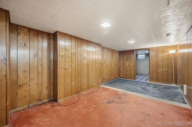 906 Carol Avenue, Elgin, IL 60123