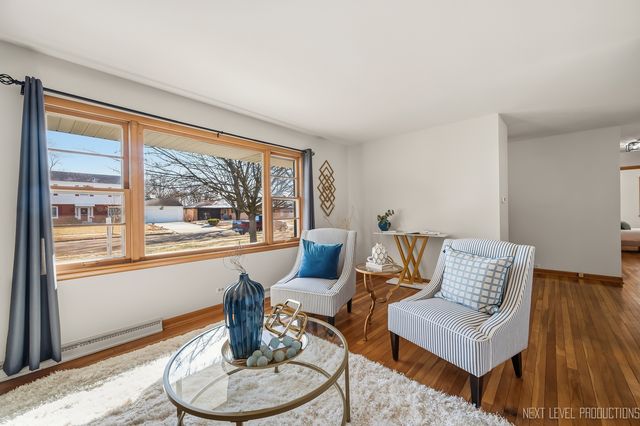 906 Carol Avenue, Elgin, IL 60123