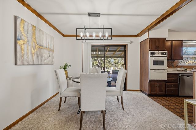 906 Carol Avenue, Elgin, IL 60123