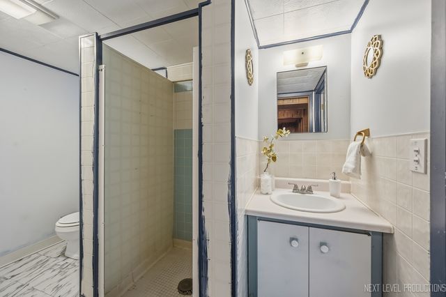 906 Carol Avenue, Elgin, IL 60123