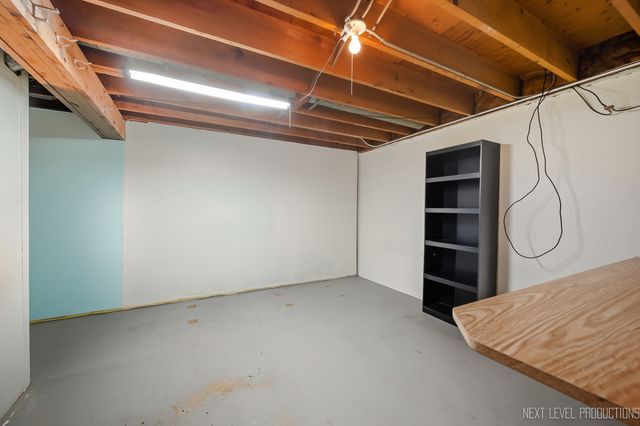 906 Carol Avenue, Elgin, IL 60123