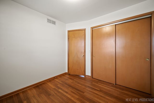 906 Carol Avenue, Elgin, IL 60123