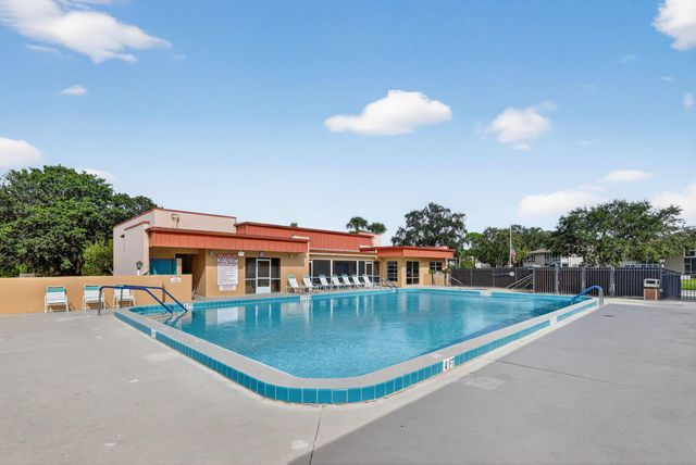 23 Lake Vista Trail 204, Port St Lucie, FL 34952