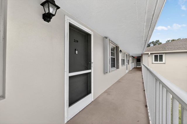 23 Lake Vista Trail 204, Port St Lucie, FL 34952