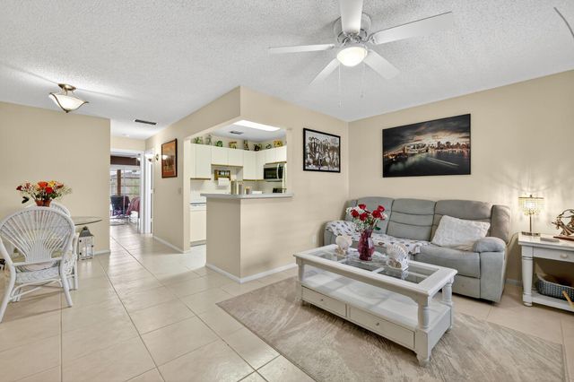 23 Lake Vista Trail 204, Port St Lucie, FL 34952