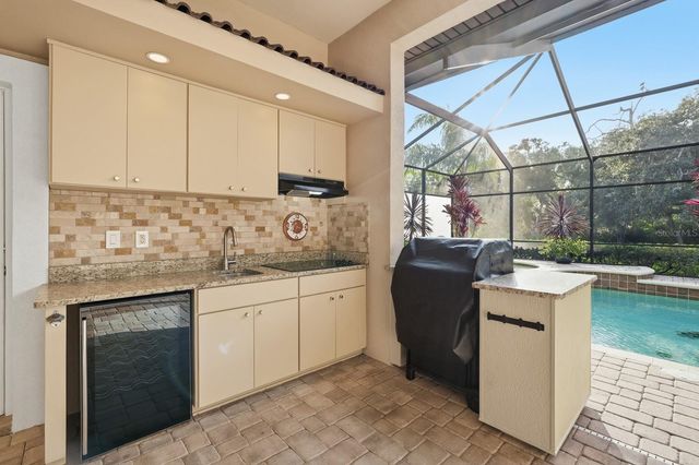 33 N RIVERWALK DRIVE, Palm Coast, FL 32137