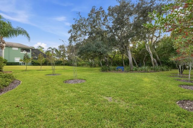 33 N RIVERWALK DRIVE, Palm Coast, FL 32137