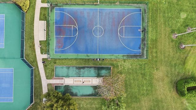 33 N RIVERWALK DRIVE, Palm Coast, FL 32137