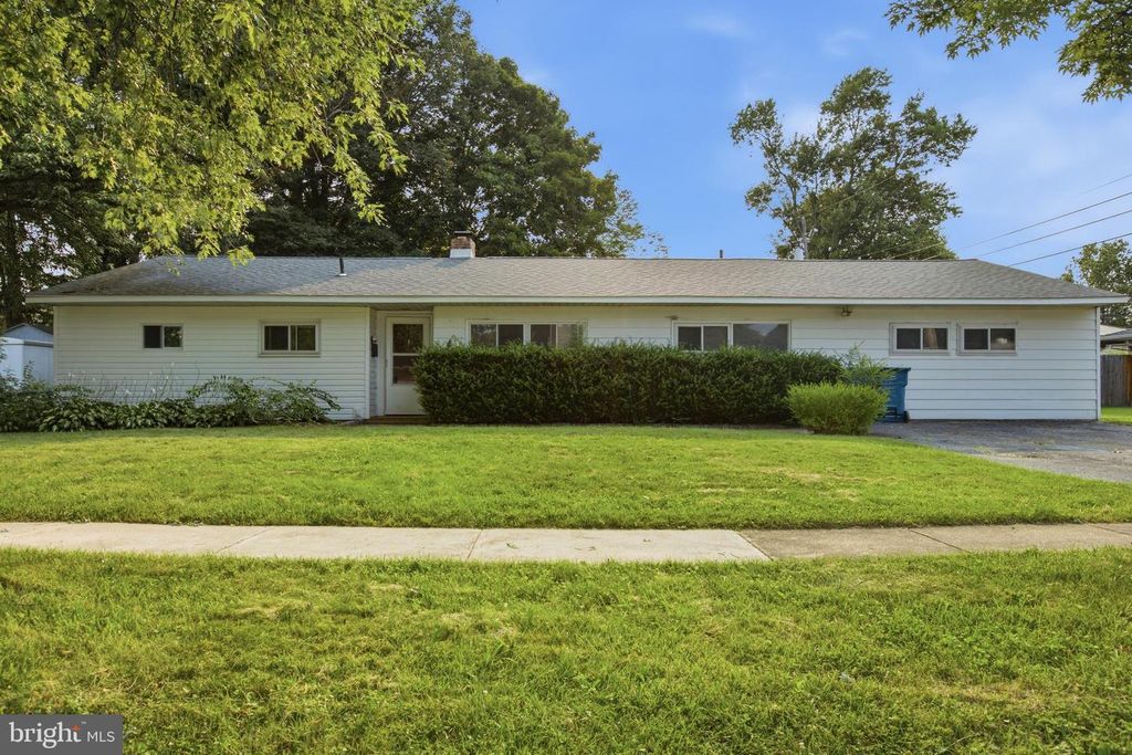 4 KNICKERBOCKER DR, Newark, DE 19713