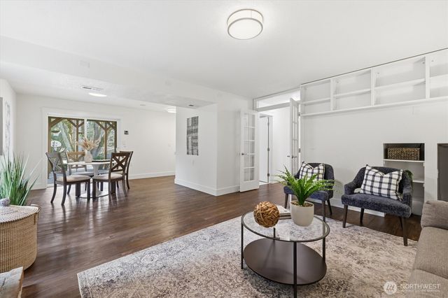 9539 172nd Avenue NE, Redmond, WA 98052