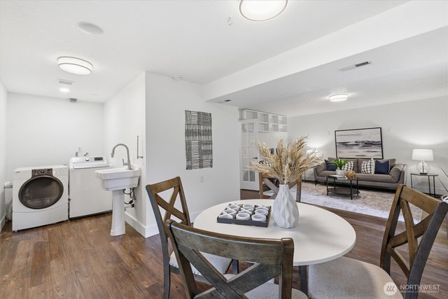 9539 172nd Avenue NE, Redmond, WA 98052