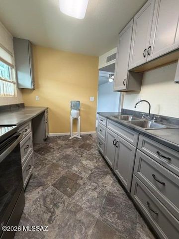 1776 S Palo Verde Avenue B211, Tucson, AZ 85713