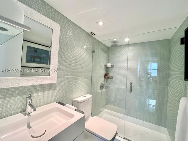 177 Ocean Lane Dr 405, Key Biscayne, FL 33149