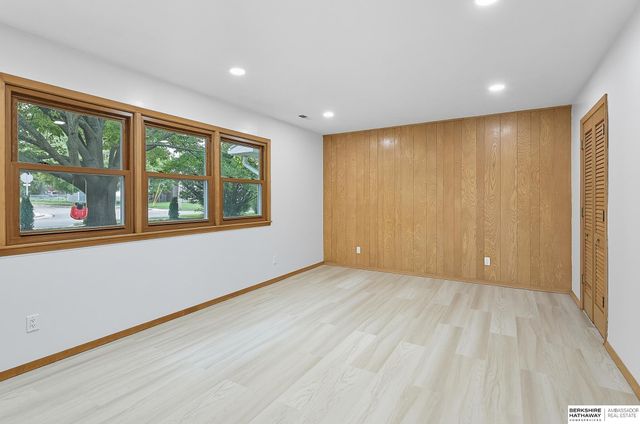 1101 Potter Road, Bellevue, NE 68005