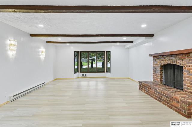 1101 Potter Road, Bellevue, NE 68005