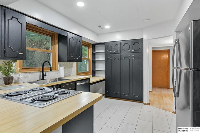 1101 Potter Road, Bellevue, NE 68005