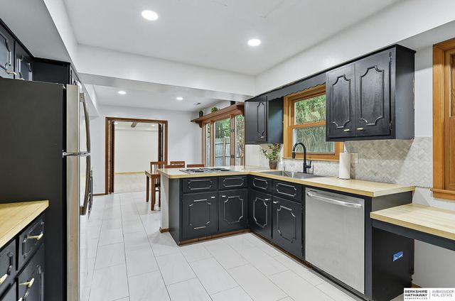 1101 Potter Road, Bellevue, NE 68005