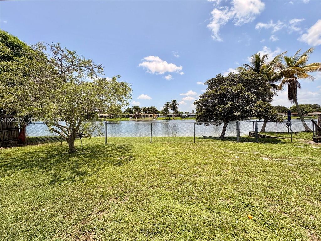 8220 NW 15th Street, Pembroke Pines, FL 33024