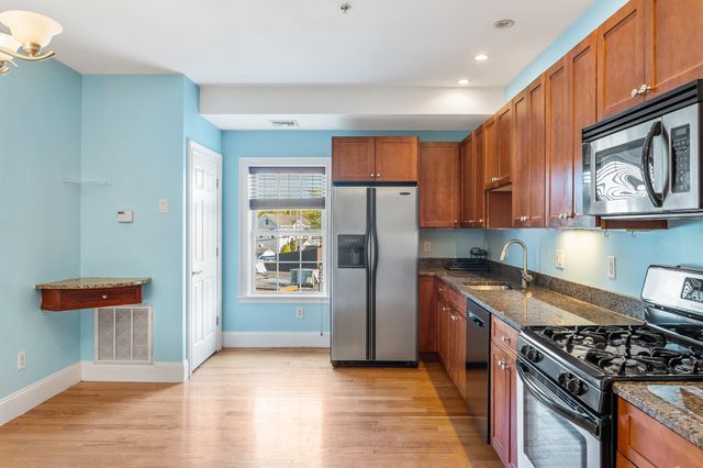 87 Franklin St 306, Quincy, MA 02169