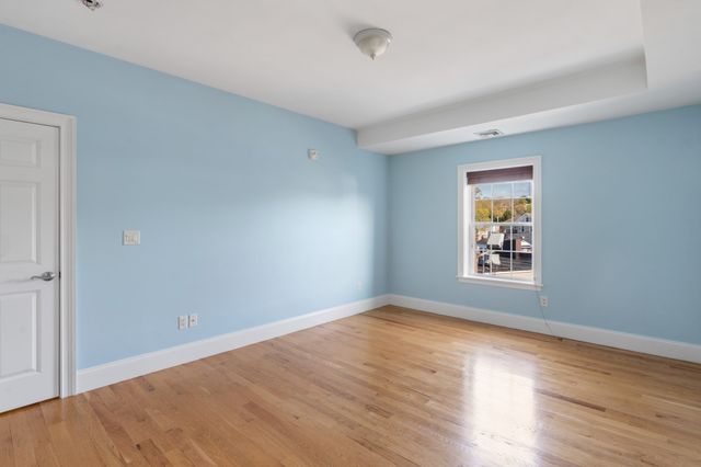 87 Franklin St 306, Quincy, MA 02169