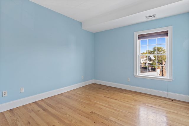 87 Franklin St 306, Quincy, MA 02169