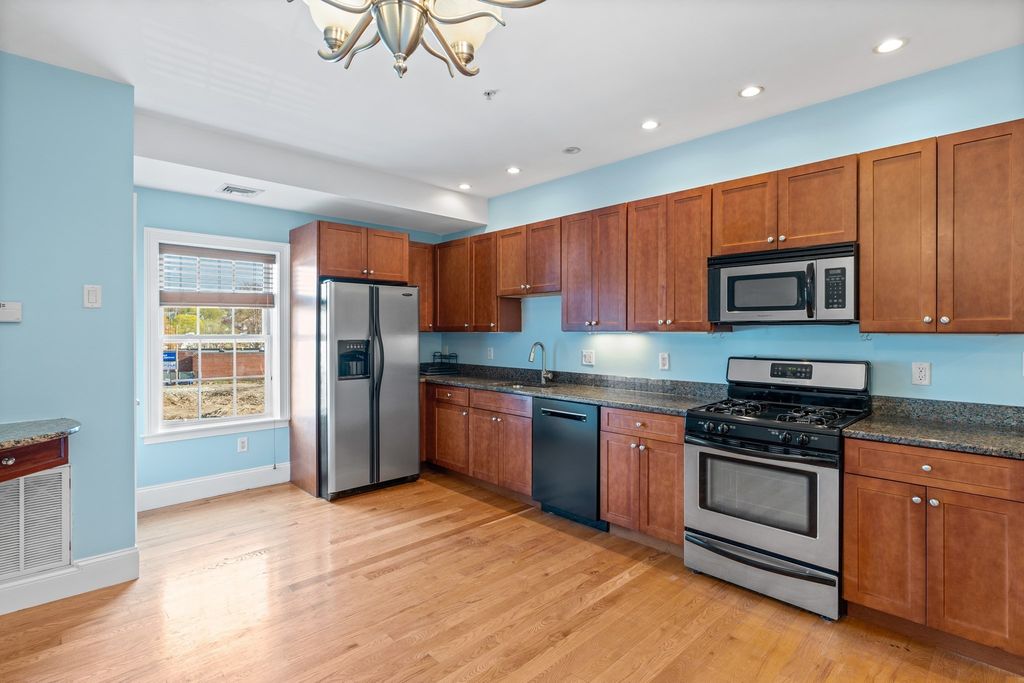 87 Franklin St 306, Quincy, MA 02169