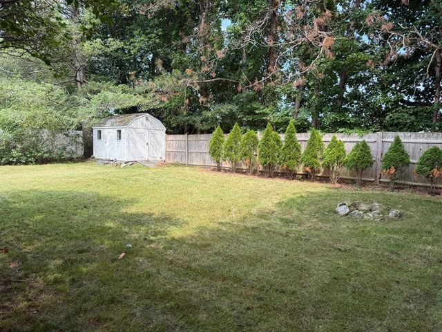 10 Ruth Lane, Hampton, NH 03842