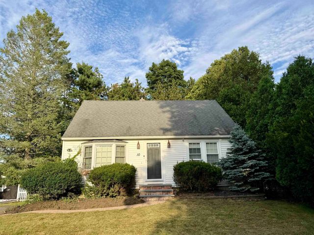 10 Ruth Lane, Hampton, NH 03842