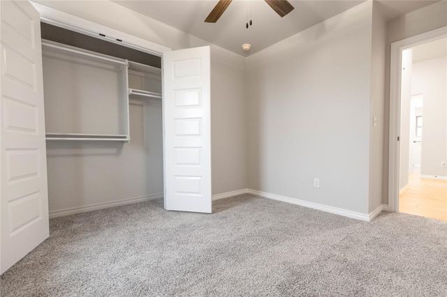 8712 Kate Crossing, Yukon, OK 73099