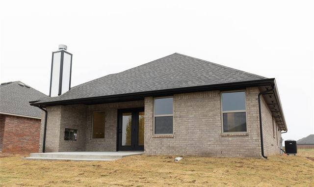 8712 Kate Crossing, Yukon, OK 73099