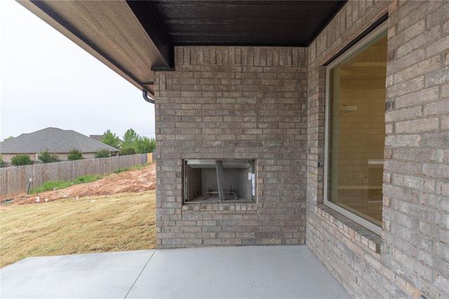 8712 Kate Crossing, Yukon, OK 73099