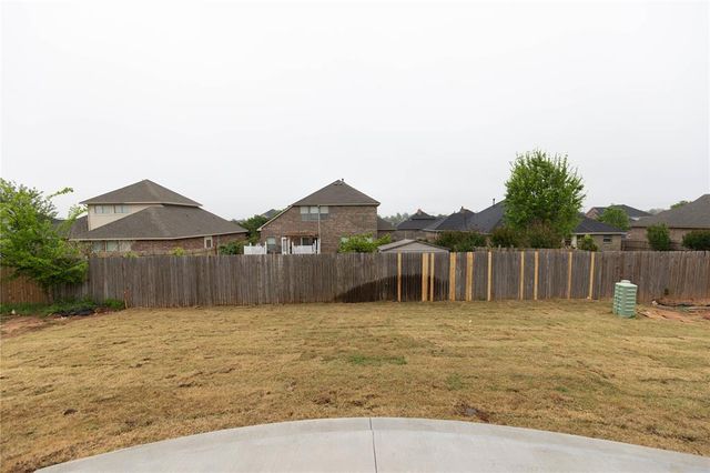 8712 Kate Crossing, Yukon, OK 73099