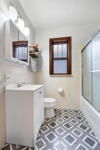 2411 Telegraph Road, Lemay, MO 63125