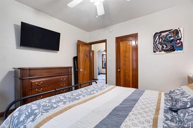 2411 Telegraph Road, Lemay, MO 63125