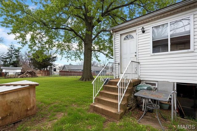 2411 Telegraph Road, Lemay, MO 63125